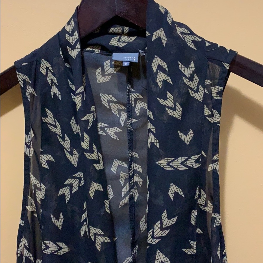 Patterned vest - Picture 3 of 5